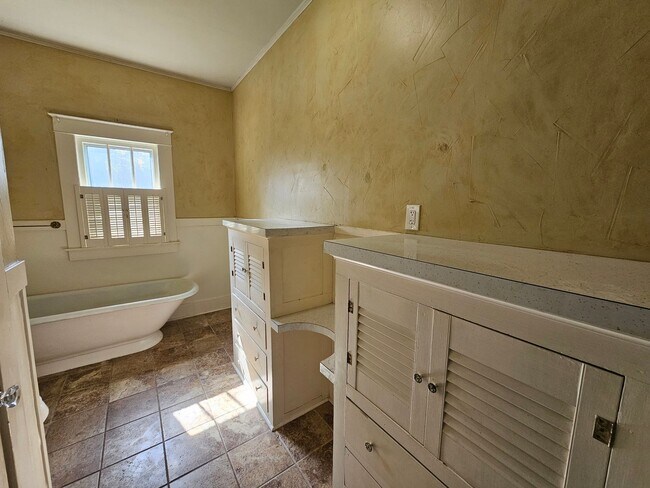 Building Photo - Located in the Heart  of Garland’s Histori...