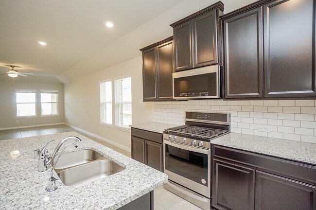 Building Photo - 1234 Oak Barrel Run