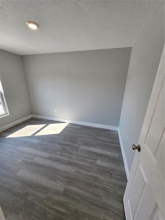 Building Photo - 1005 N Tangerine St