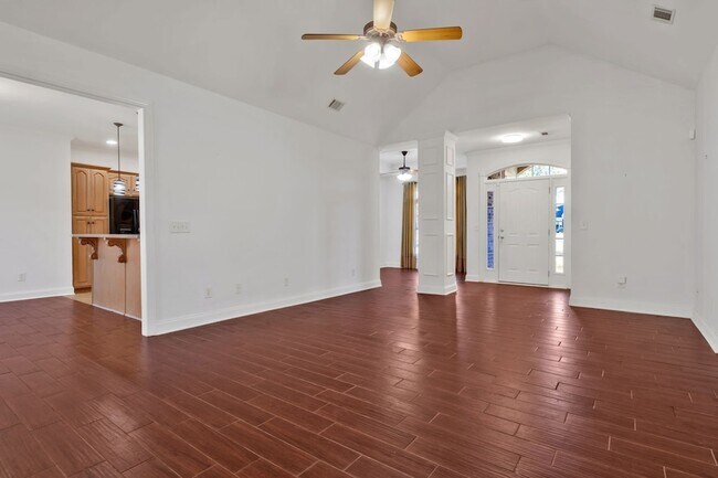 Building Photo - 614 Greene Dr