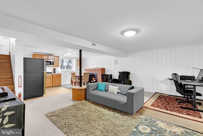 Building Photo - 7109 Layton Dr