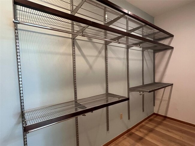 Building Photo - 8210 Hollyleaf Dr