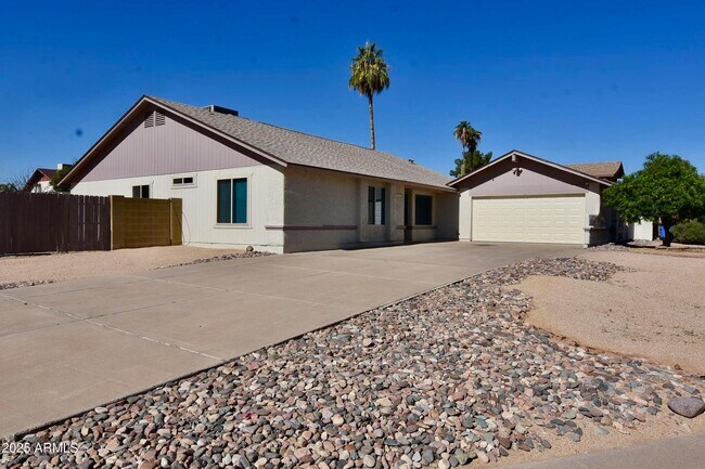 Building Photo - 16216 N 33rd Dr