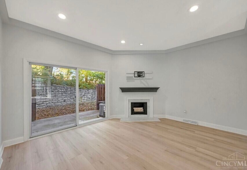 Building Photo - 9777 Bunker Hill Ln