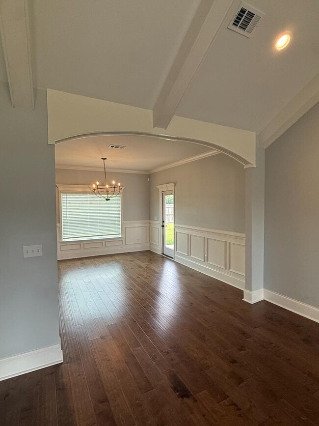 Building Photo - 345 Somers Ln
