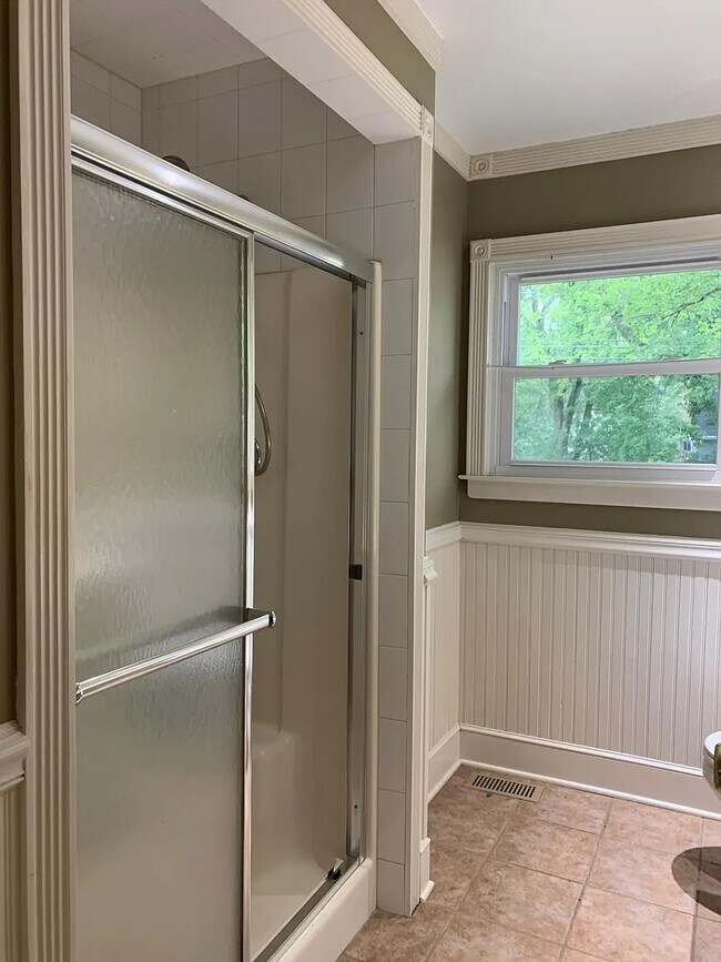 Building Photo - 133 May St