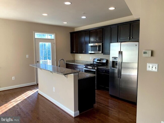Building Photo - 11876 Country Squire Way