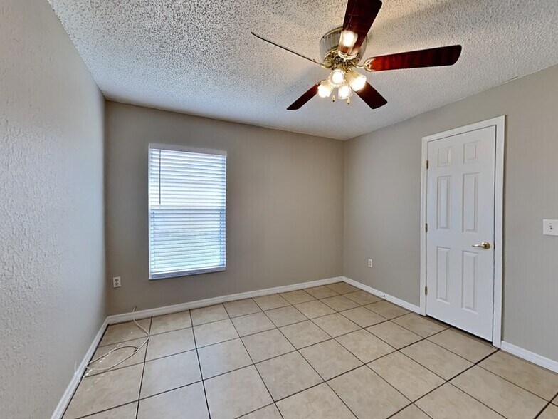 Building Photo - 817 Highland Crest Loop