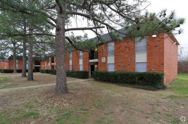 Building Photo - Woodcrest Apartments