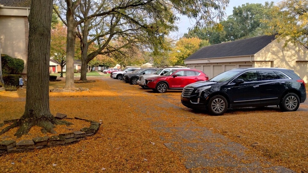 Building Photo - 24757 Bashian Dr