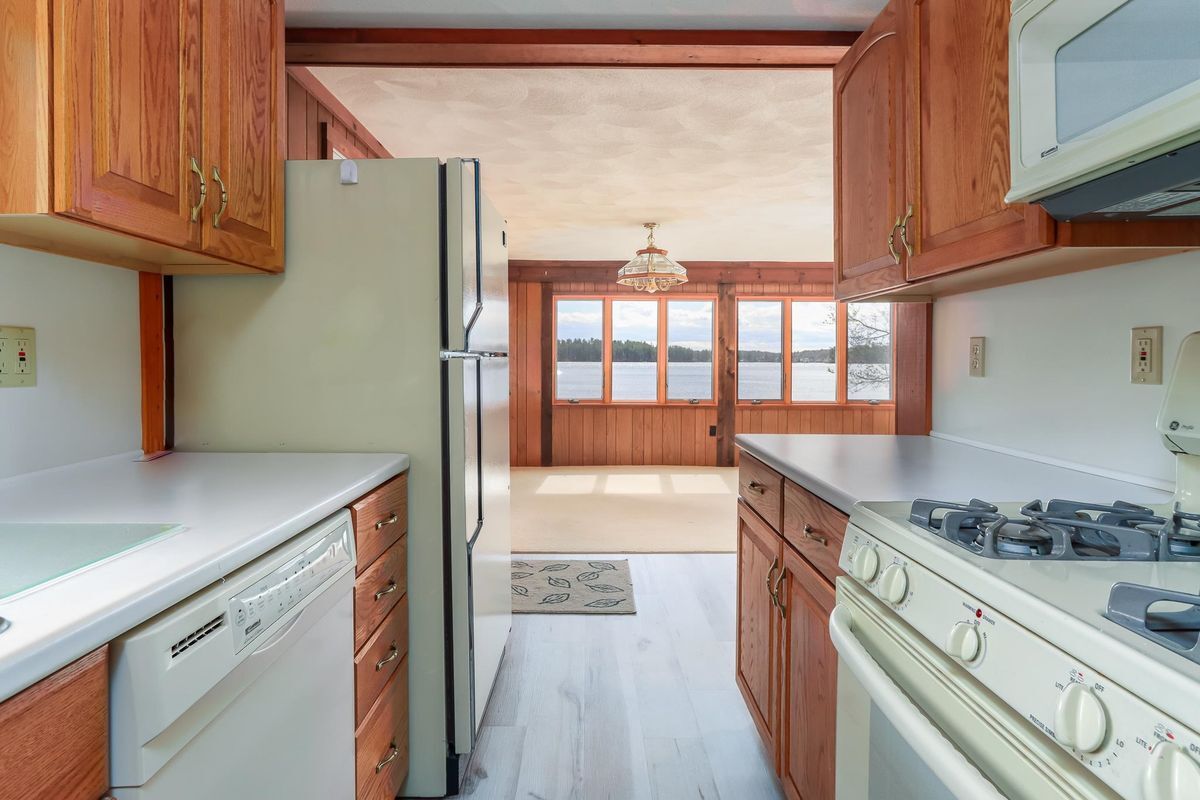 Building Photo - 7 Howards