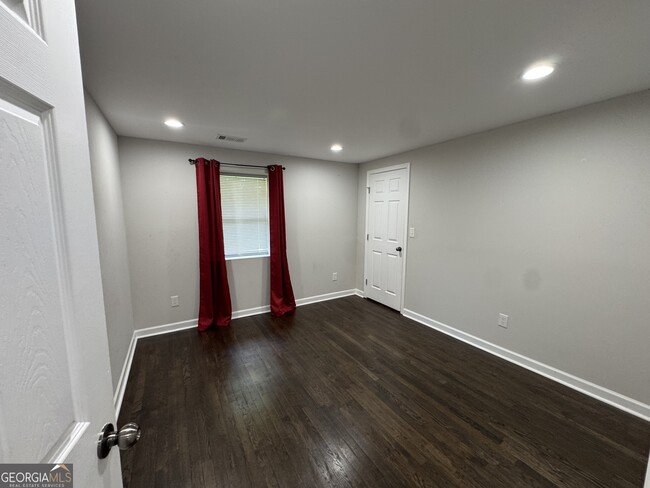 Building Photo - 244 Railroad Ave