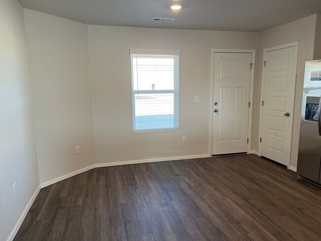 Building Photo - Pre-Leasing Now! Secure this Beautiful Three Bedroom | Two Bath Home in Somerset Today!