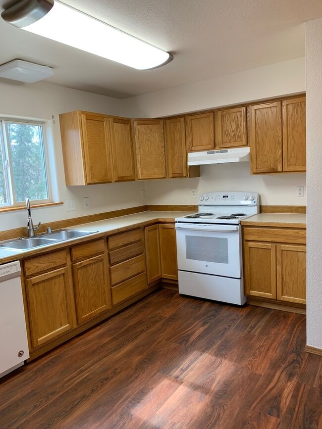 Building Photo - 3 Bdrm, 1 & 1/2 Ba | Muldoon & Tudor area | AVAILABLE NOW!!