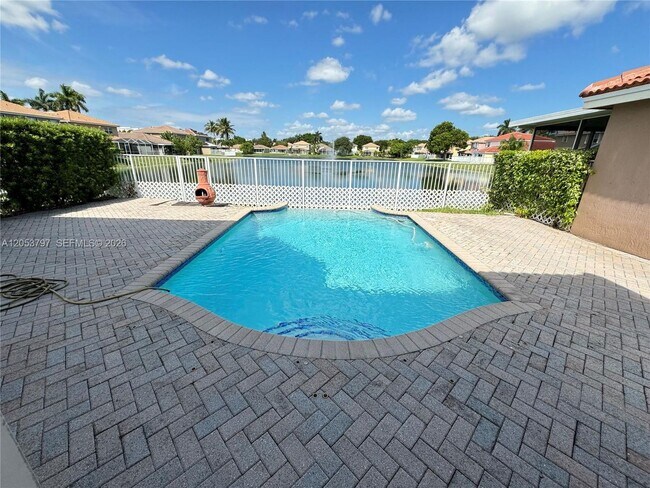 Building Photo - 7129 Crescent Creek Pl