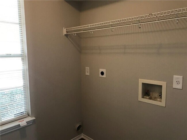 Building Photo - 1251 Pine Portage Loop