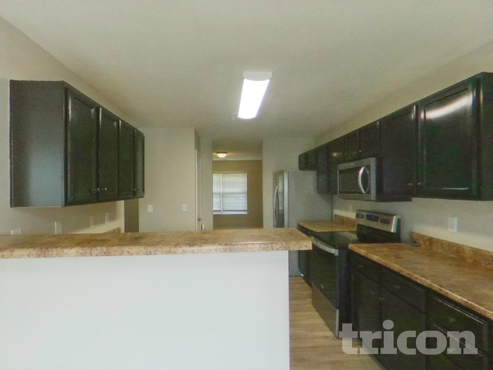 Building Photo - 905 Farnsworth Dr