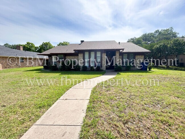 Primary Photo - 2006 Pleasant Dr