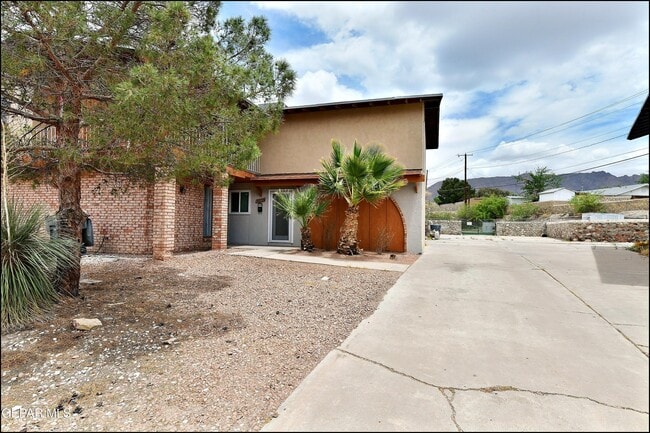 Primary Photo - 6412 Pizarro St