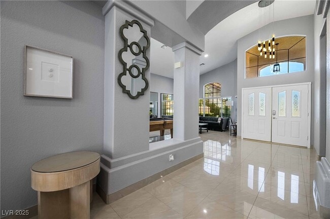 Building Photo - 1400 Castle Crest Dr