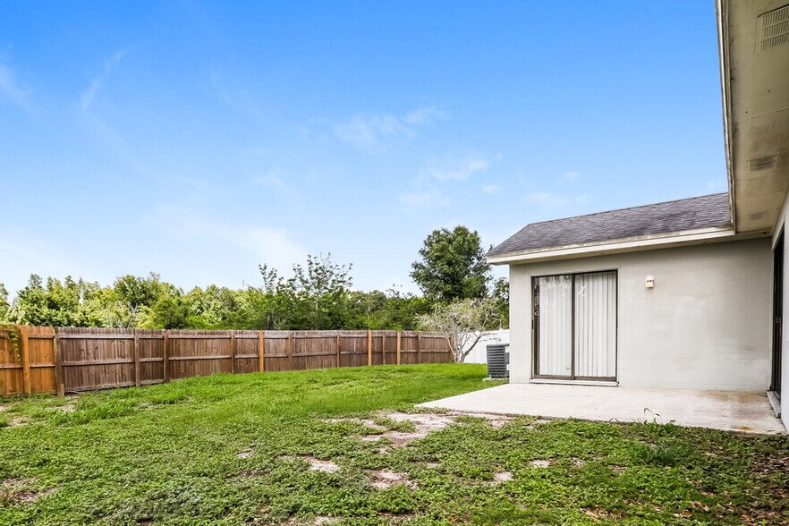 Building Photo - 10818 Peppersong Dr