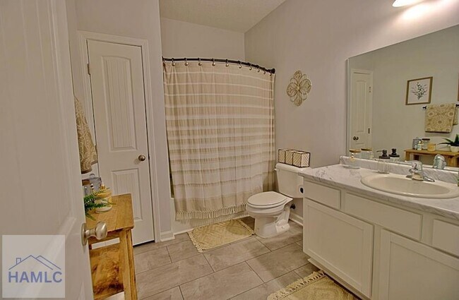 Building Photo - 68 Daylily Ct