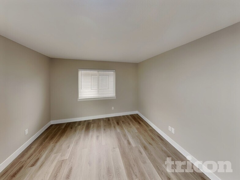 Building Photo - 14657 SE Natalya St