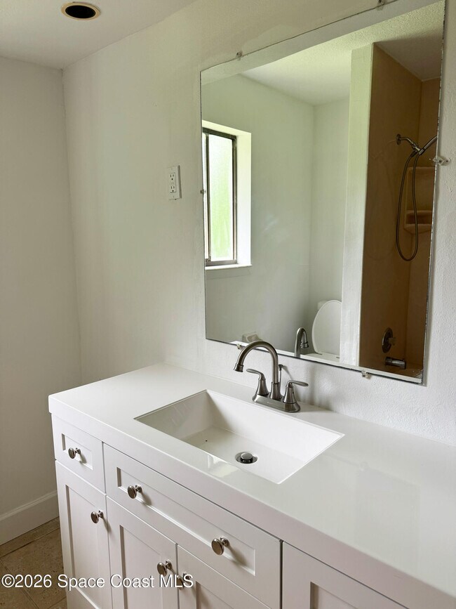 Building Photo - 1029 Ulysses Ave SE