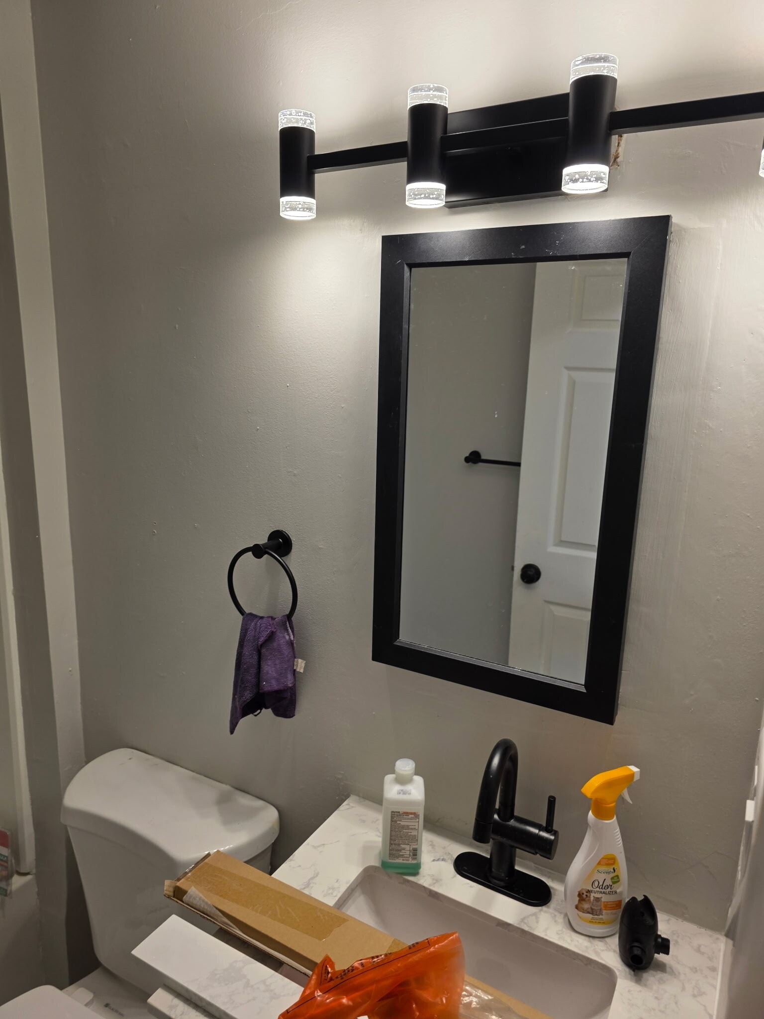 Building Photo - 1 1/2 Oliver Ave