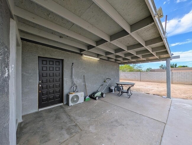 Building Photo - 13208 W Tuckey Ln