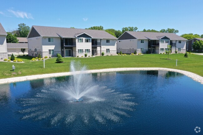 Building Photo - The Shores