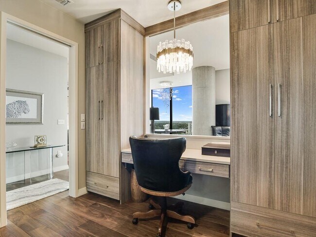 Building Photo - 210 Lavaca St