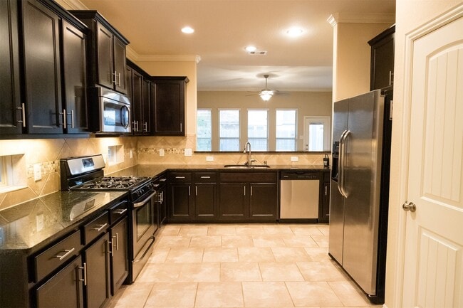 Building Photo - 7042 Bristol Memorial Dr