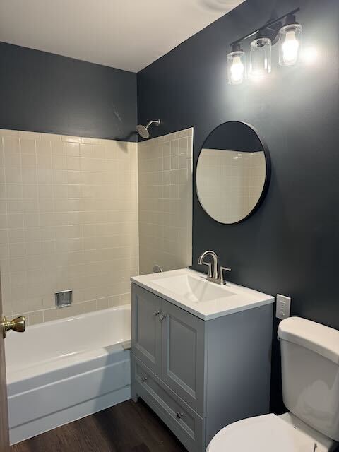 Building Photo - 1324 N Geneva Dr