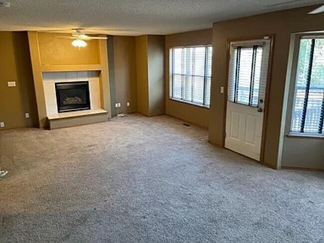 Building Photo - 6055 Whetstone Dr