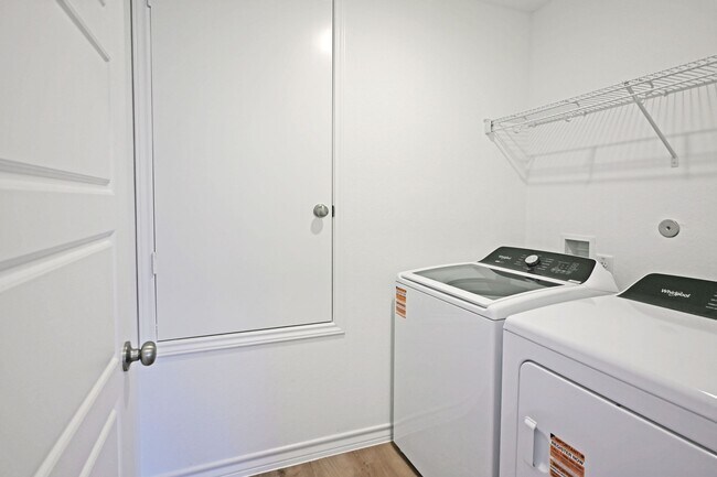 Building Photo - 951 Bluegrass Pt
