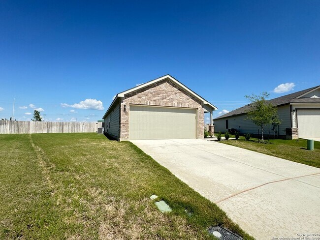 Building Photo - 1324 Moby Dr