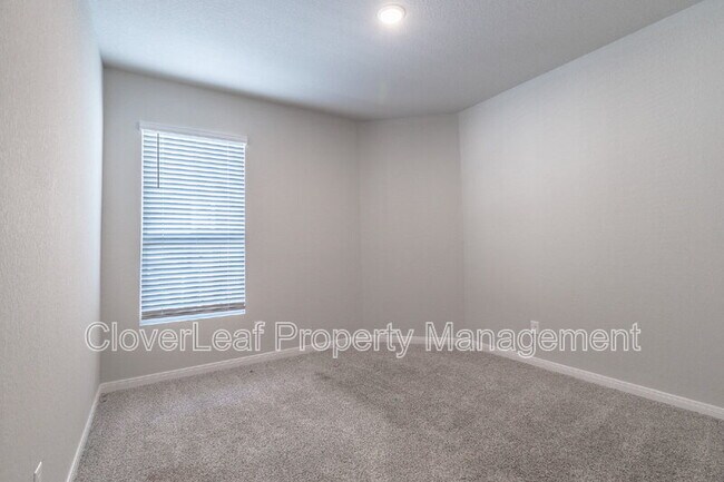Building Photo - 311 Nespral Dr