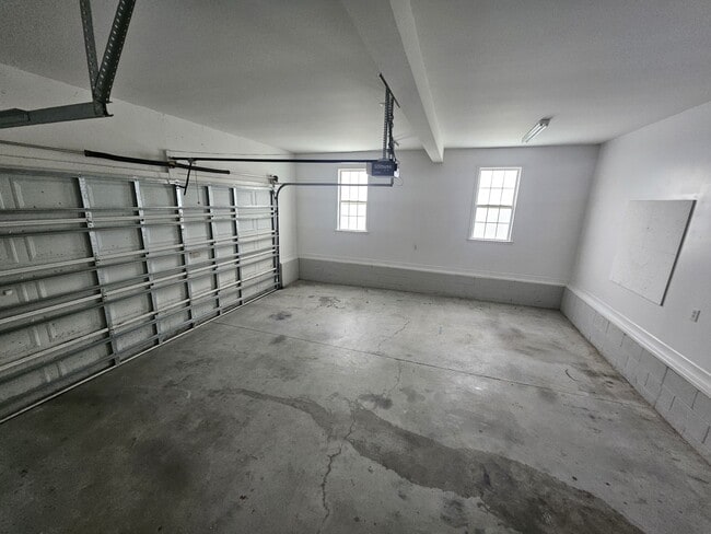 Building Photo - 203 Towbridge Ln