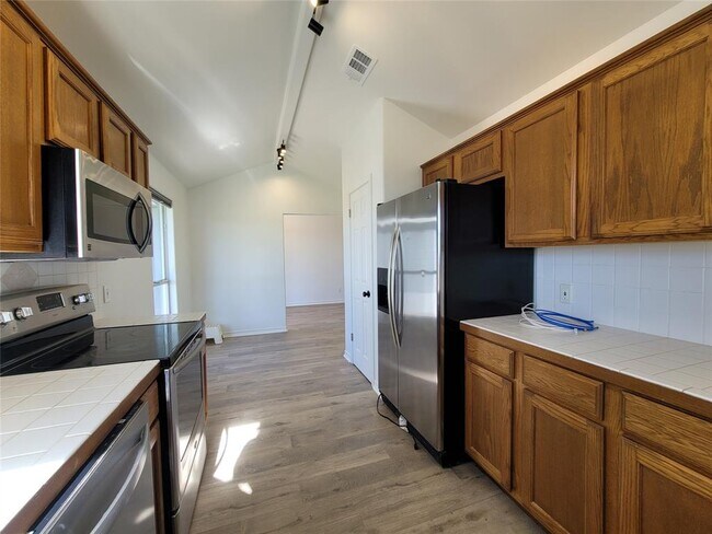 Building Photo - 208 Newcastle Dr