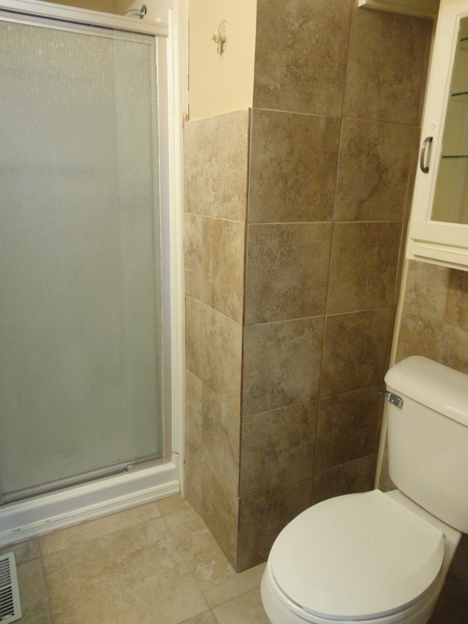 Building Photo - 213 E Mulberry St