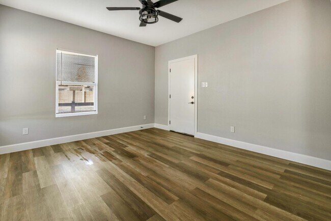 Building Photo - 1803 Texas Ave