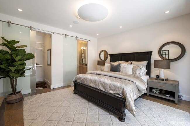 Building Photo - 903 Minnesota St