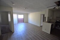 Building Photo - 7032