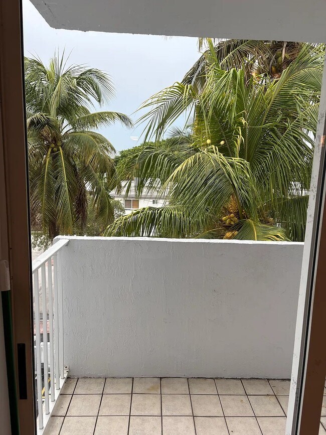 Building Photo - 80 S Shore Dr