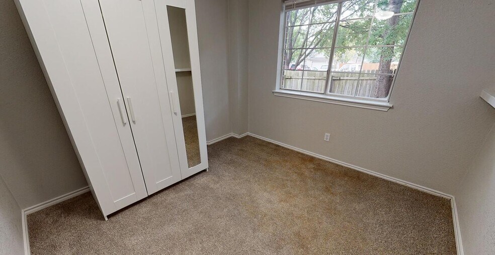 Building Photo - Modern Austin Home Near Walnut Creek Greenbelt