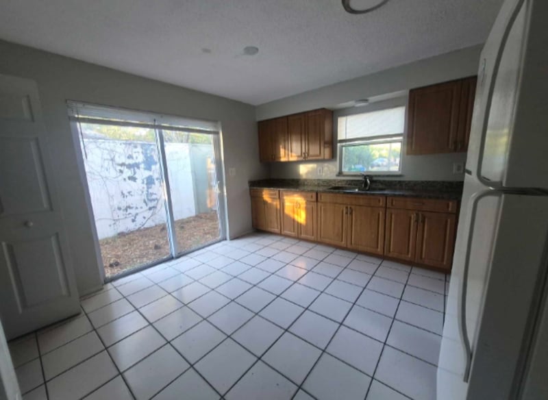 Building Photo - 15117 Avalon Ave