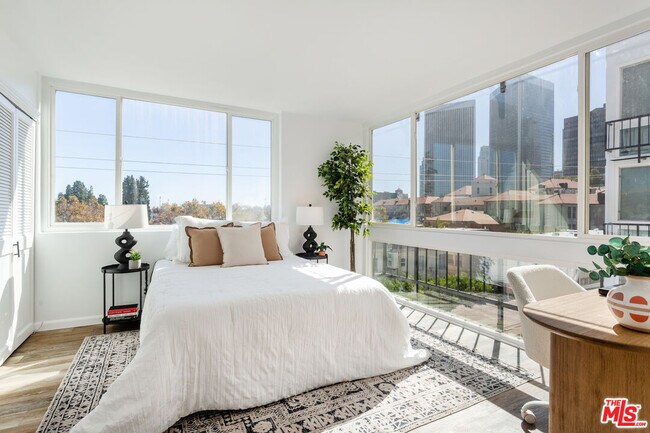 Building Photo - 9950 Durant Dr