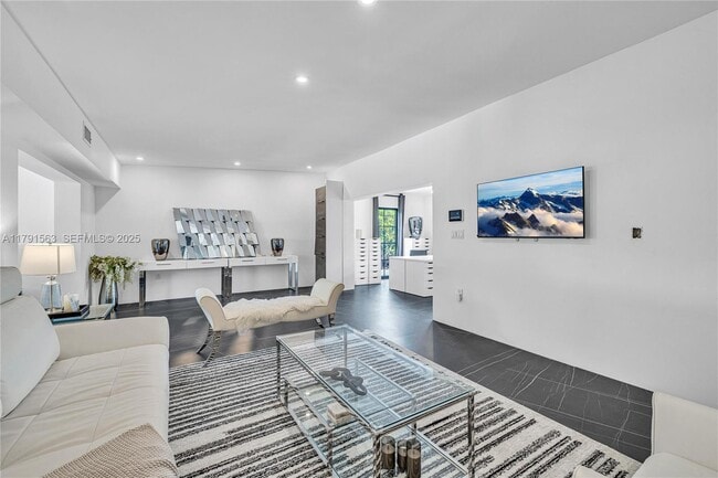 Building Photo - 560 NW 116th Terrace