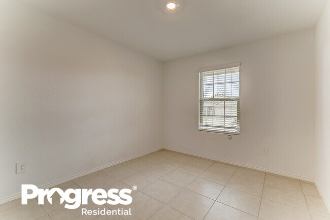 Building Photo - 1029 Crestview Dr